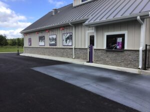 The drive-thru side of building. 